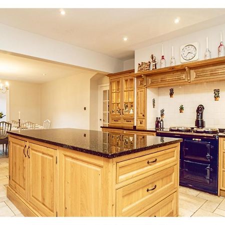 A Luxurious Masterpiece Steps From Stirling Villa Eksteriør bilde