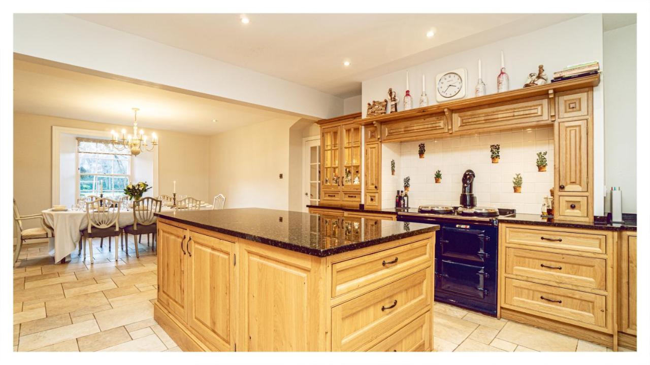 A Luxurious Masterpiece Steps From Stirling Villa Eksteriør bilde